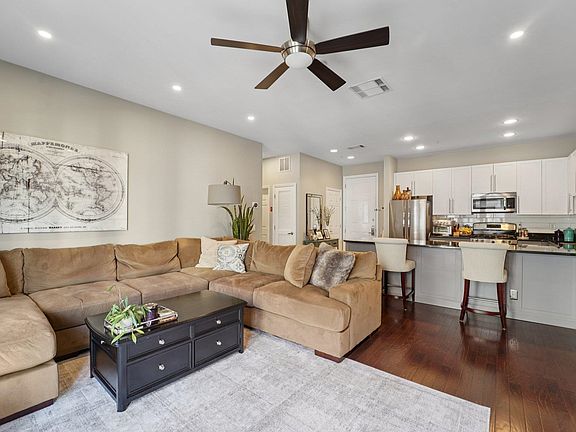 4th image of 1300 Grand St #406