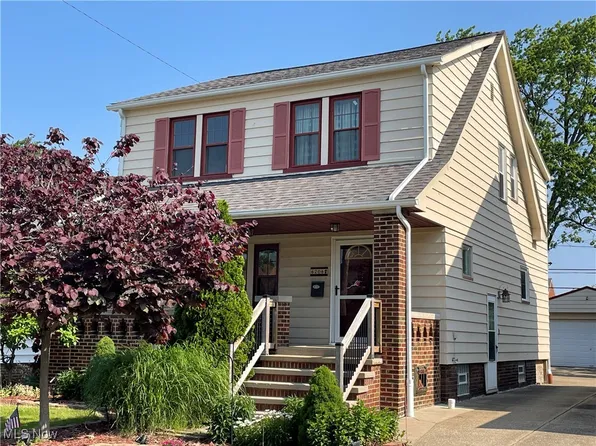 6206 Renwood Dr, Parma, OH 44129