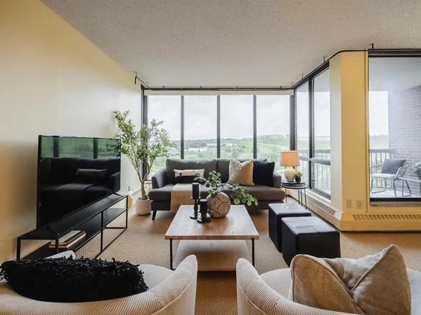 80 Point McKay Cres NW #1003, Calgary, AB T3B 4W4