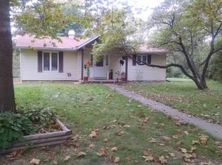 819 Briarwood Dr, Macomb, IL 61455