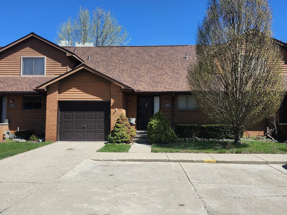 3668 Old Creek Rd