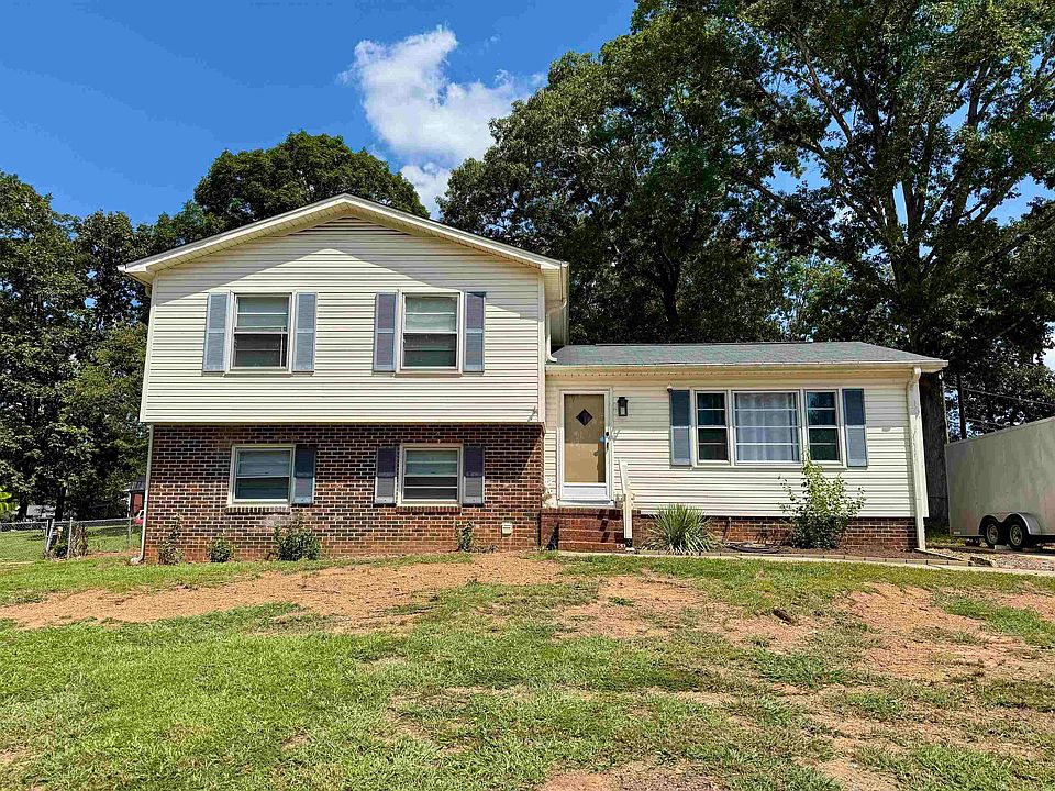 1st image of 313 Alder Dr