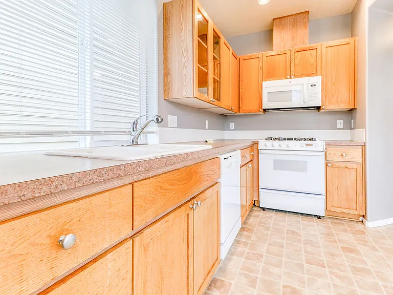 20467 SW Rosemount St — Photo 8