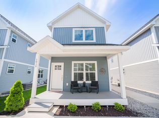 1019 E Front St, Traverse City, MI 49686