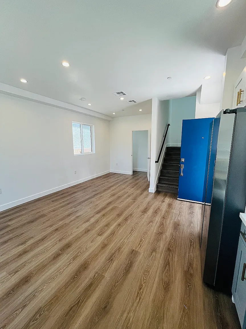 3 bed, 3.5 bath, 1378 sqft, $3,650 — Photo 2