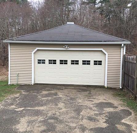 3rd image of 328 Essex Ave