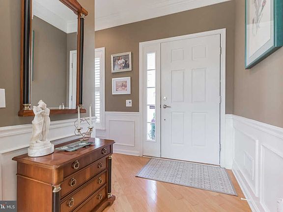 4th image of 35 Milford Cir