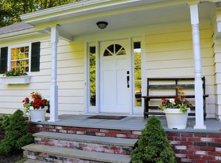 401 Riders Ln, Fairfield, CT 06824