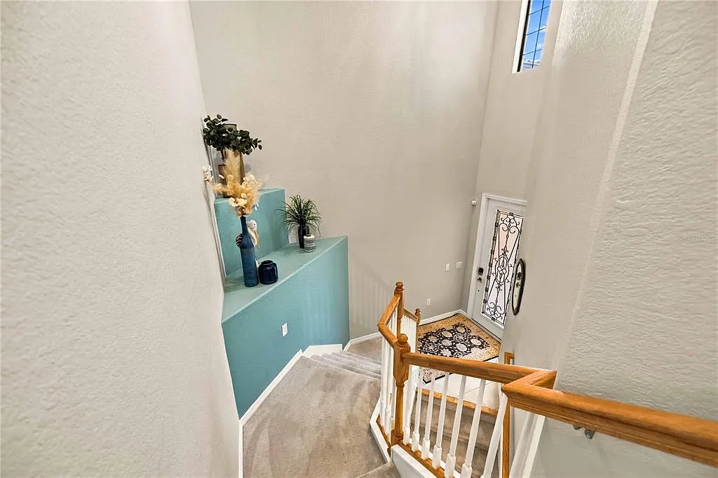 3 bed, 2.0 bath, 2284 sqft, $3,500 — Photo 2