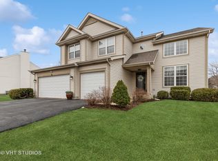 88 Hackney Ln, Lindenhurst, IL 60046