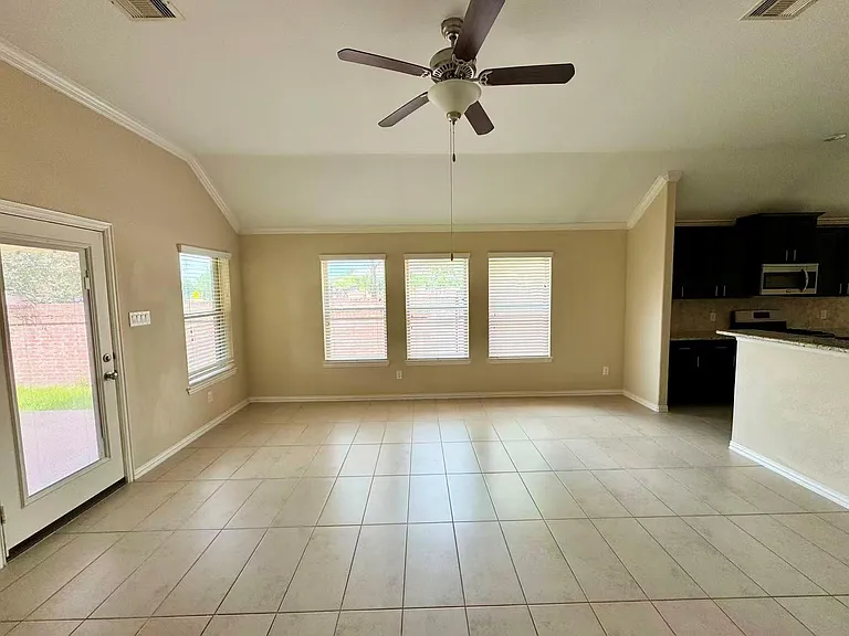11015 Walts Run Ln — Photo 13