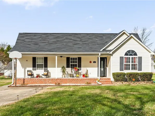 219 Albertson Rd, Thomasville, NC 27360