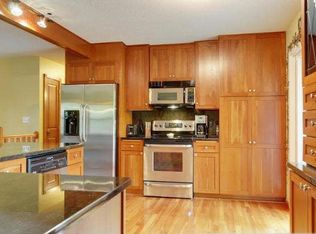 935 Windemere Curv, Minneapolis, MN 55441