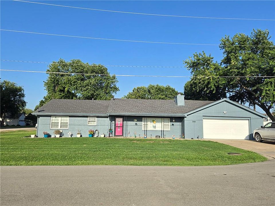 1st image of 2000 N 11th St