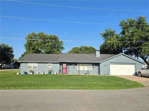 2000 N 11th St, Independence, KS 67301