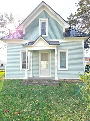 108 Rose Ave SE Photo 1