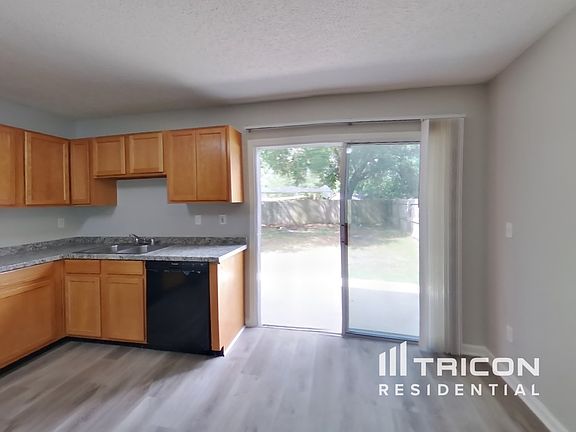 5th image of 4300 Lindy Trl