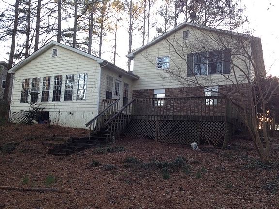 2nd image of 2401 Cedar Dr