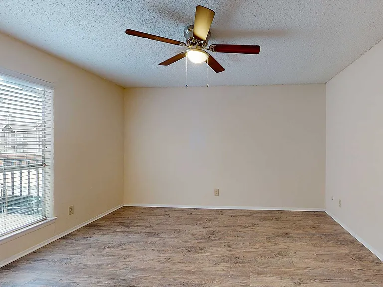 Addison Apartments at the Park — Photo 9
