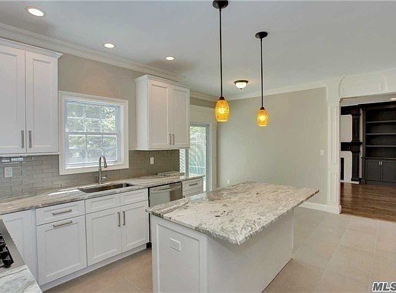 4th image of 40 Sunrise St