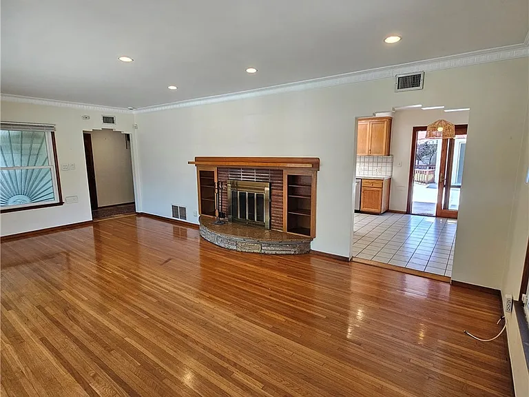 12627 Manor Dr — Photo 7