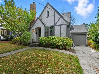 3742 SE Woodward St, Portland, OR, 97202