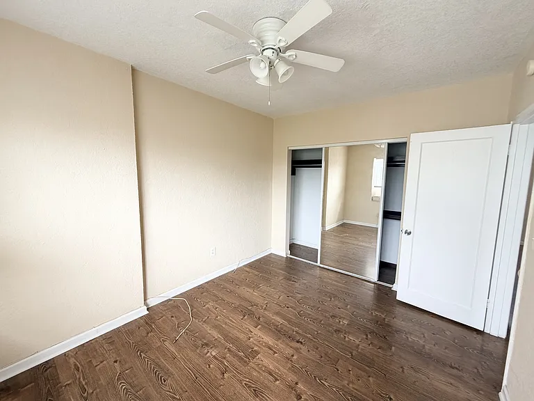 620 84th St #25-1 — Photo 5