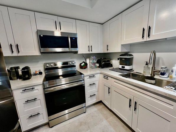 2033 SE 10th Ave APT 620