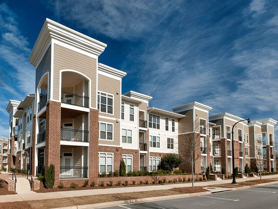 1st image of 400 Belmont Pl SE #3205