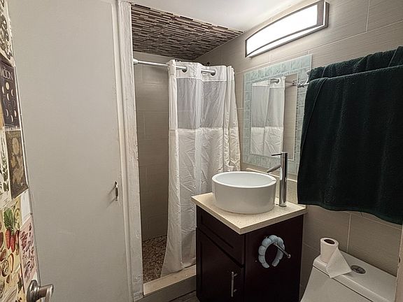 3rd image of 2421 Ala Wai Blvd Ph 4A