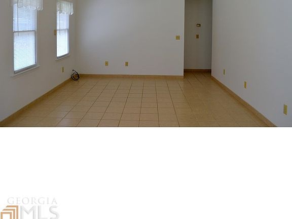 4th image of 70 Bachelor Rd