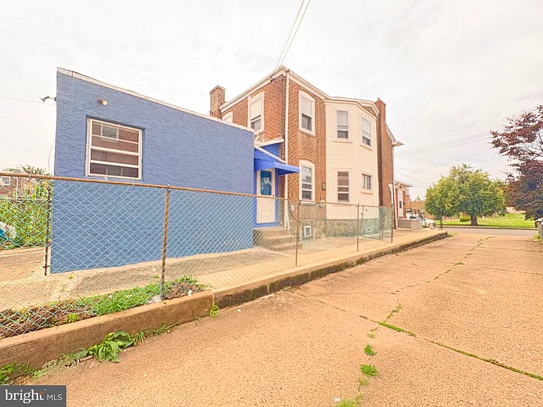 2241 Knorr St — Photo 27