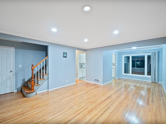 4th image of 1035 Ferngate Dr