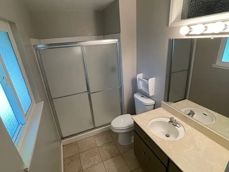 1825 Vista Creek Dr — Photo 17