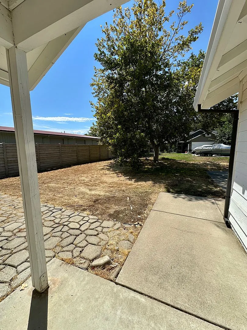 Well maintained 3 Bedroom Home in Willow Glen Subdivision Anderson, CA — Photo 4