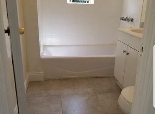 2712 Barnes Ave BSMT B, Bronx, NY 10467