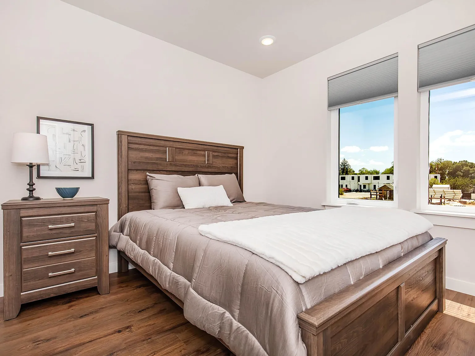 3 bed, 1200 sqft, $2,745 — Photo 4
