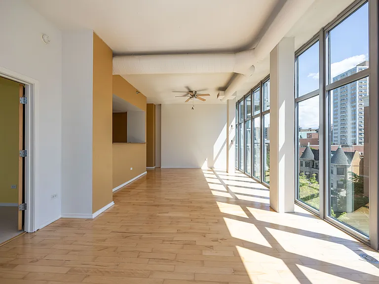 1000 W Leland Ave #6C — Photo 3