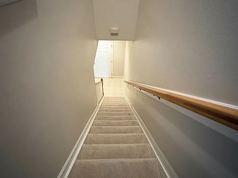 607 Crystal Way — Photo 24
