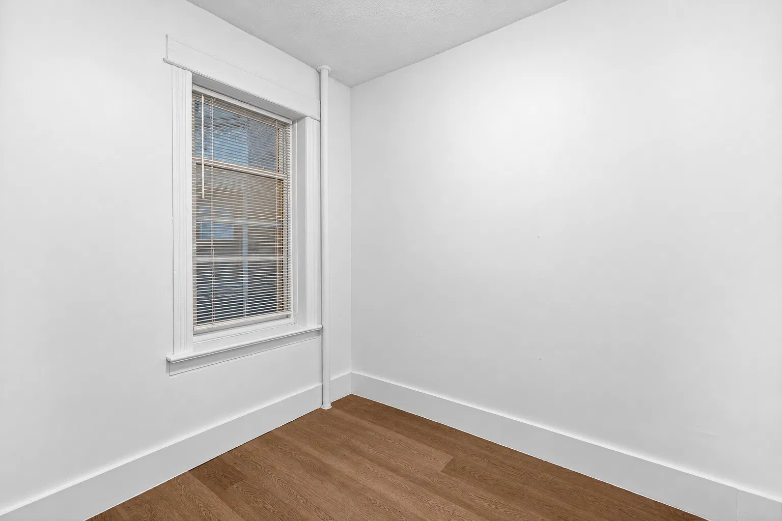 3 bed, 1200 sqft, $2,545 — Photo 2