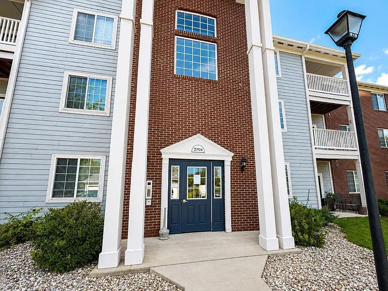 2704 Bradford Commons Dr #201 — Photo 1