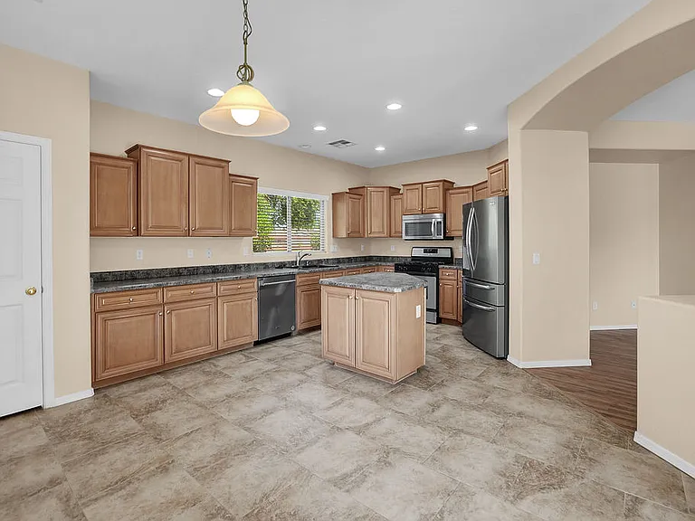 18631 E Swan Dr — Photo 9