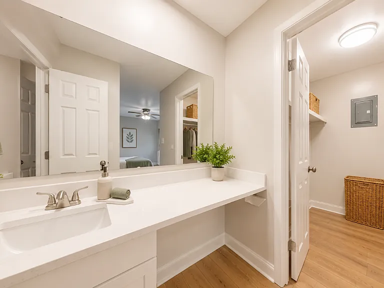 Caleb Place Apartments — Photo 21