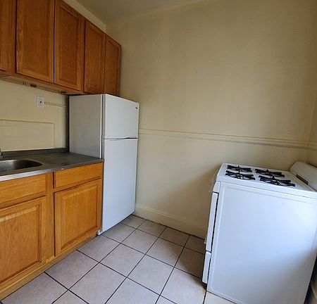 4th image of 86-30 98th St #4Z