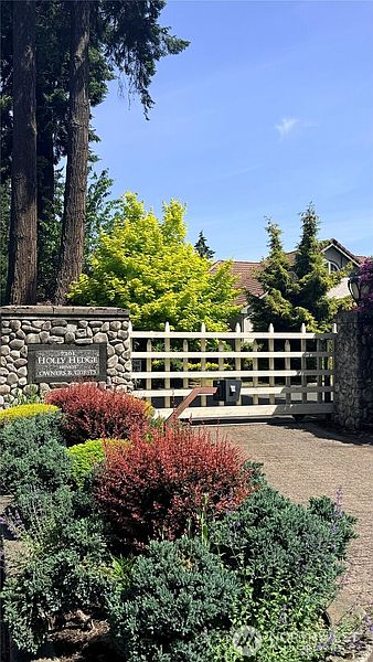 3rd image of 7201 Holly Hedge Lane SW #10