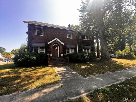 620 N College St, Salem, IL 62881