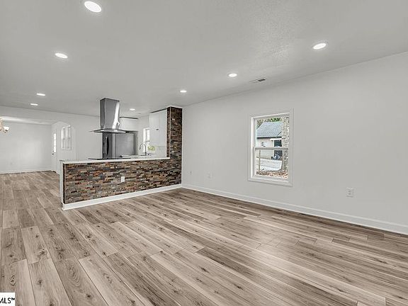 3rd image of 115 Judson Rd