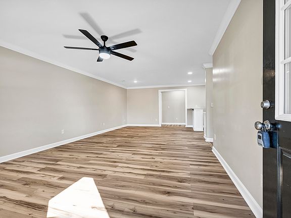 3rd image of 4608 Sheraton Rd