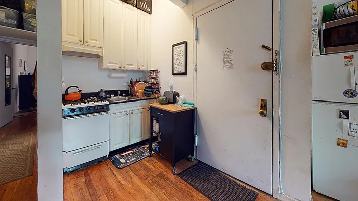 Rented by Bond New York | media 19