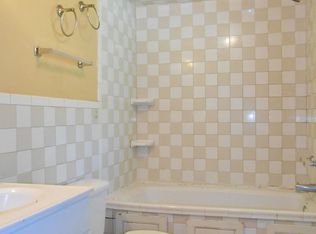 104 4th St, Fountain Inn, SC 29644